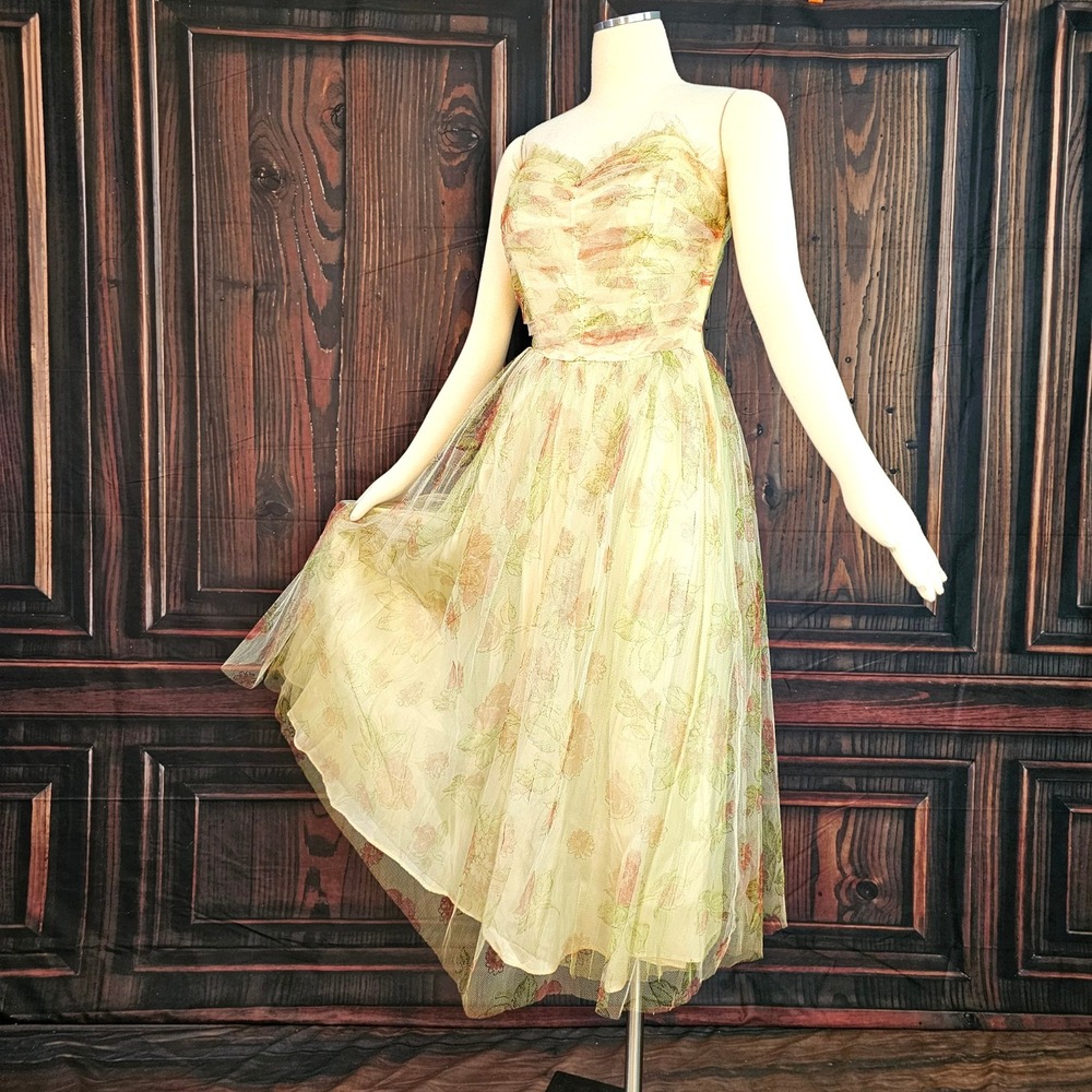 Vintage 1950s Floral Tulle Party Dress Strapless Sweetheart Tea Length Roses